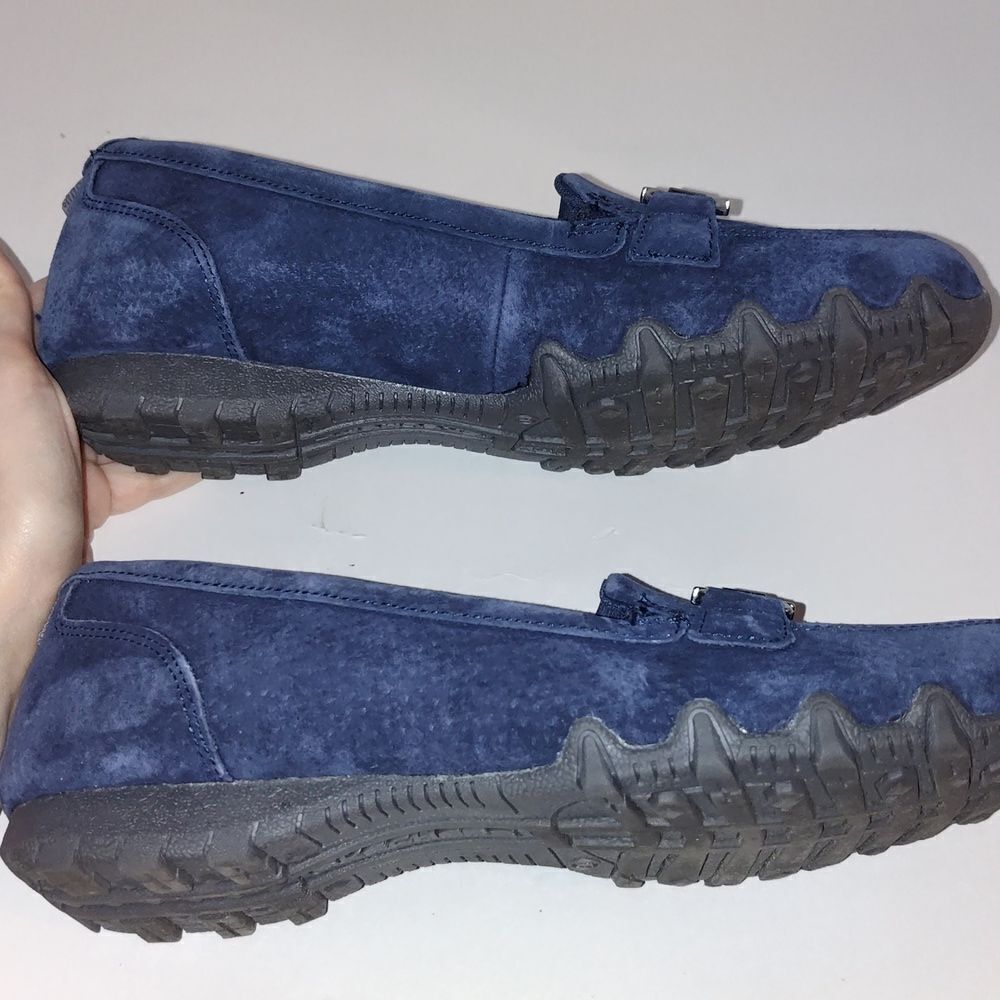 Skechers  Suede Slip-On Shoes Navy  loafers size 7.5 - Picture 2 of 7